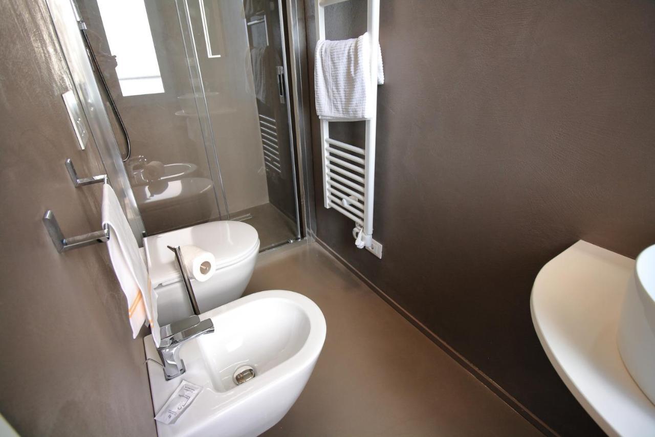 Single Room Shower,1009989064:JPEG