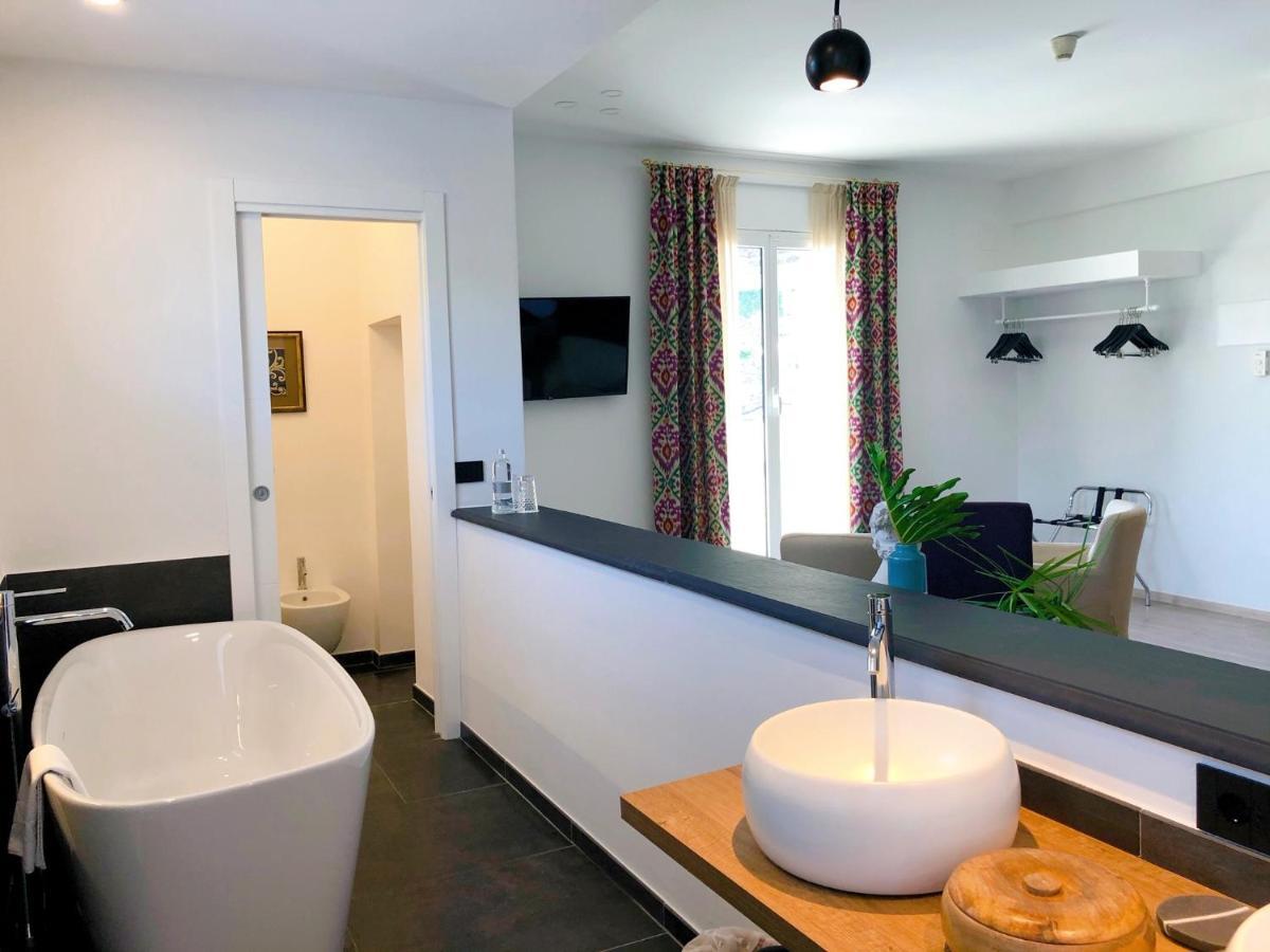 Suite mit Poolblick