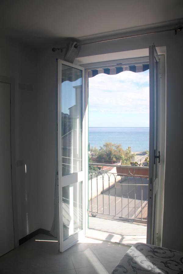 Double Room with Balcony and Sea View,1106887170:JPEG