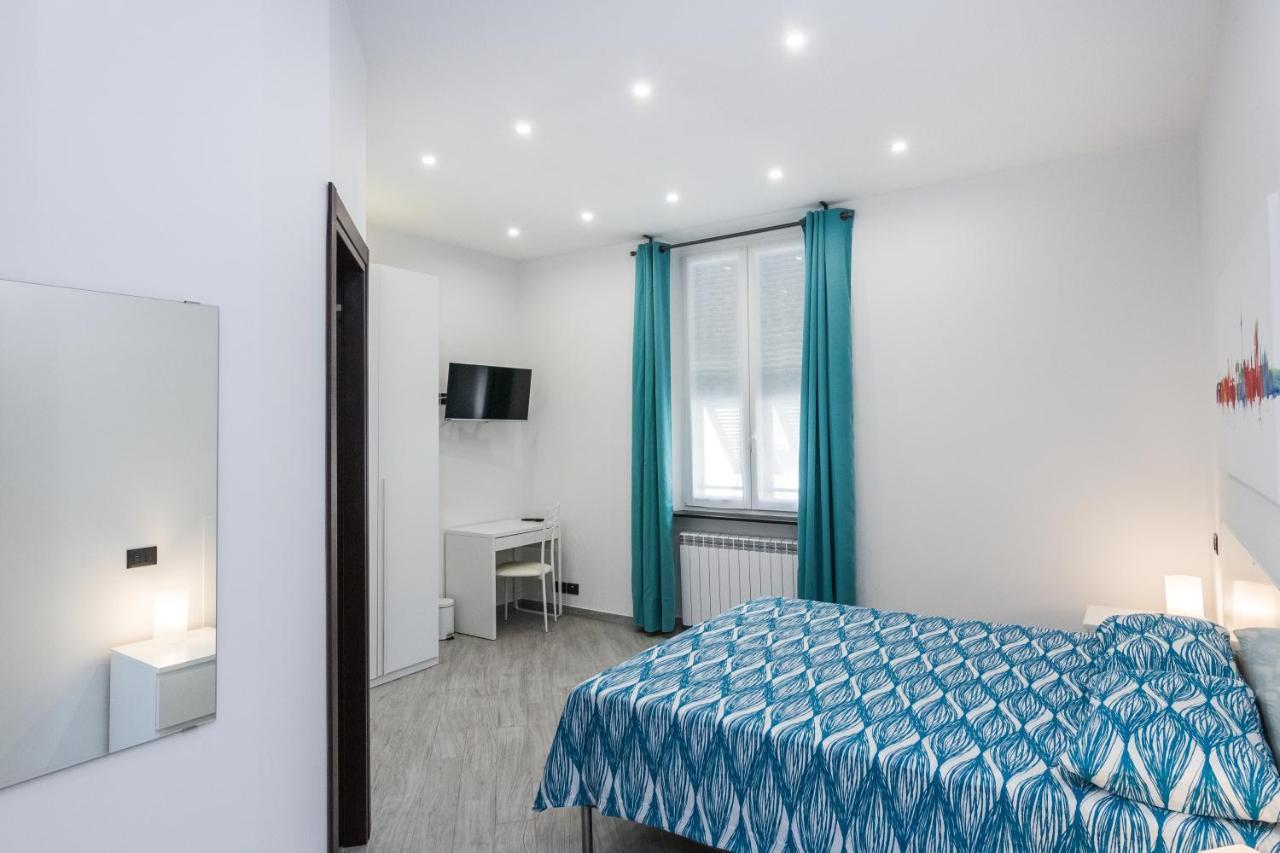Quarto com Cama de Casal ou 2 de Solteiro e Banheiro Privativo