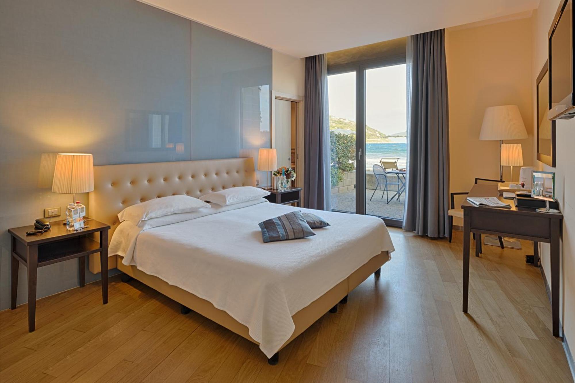 Deluxe Double Room with Sea View,1214102254:JPEG