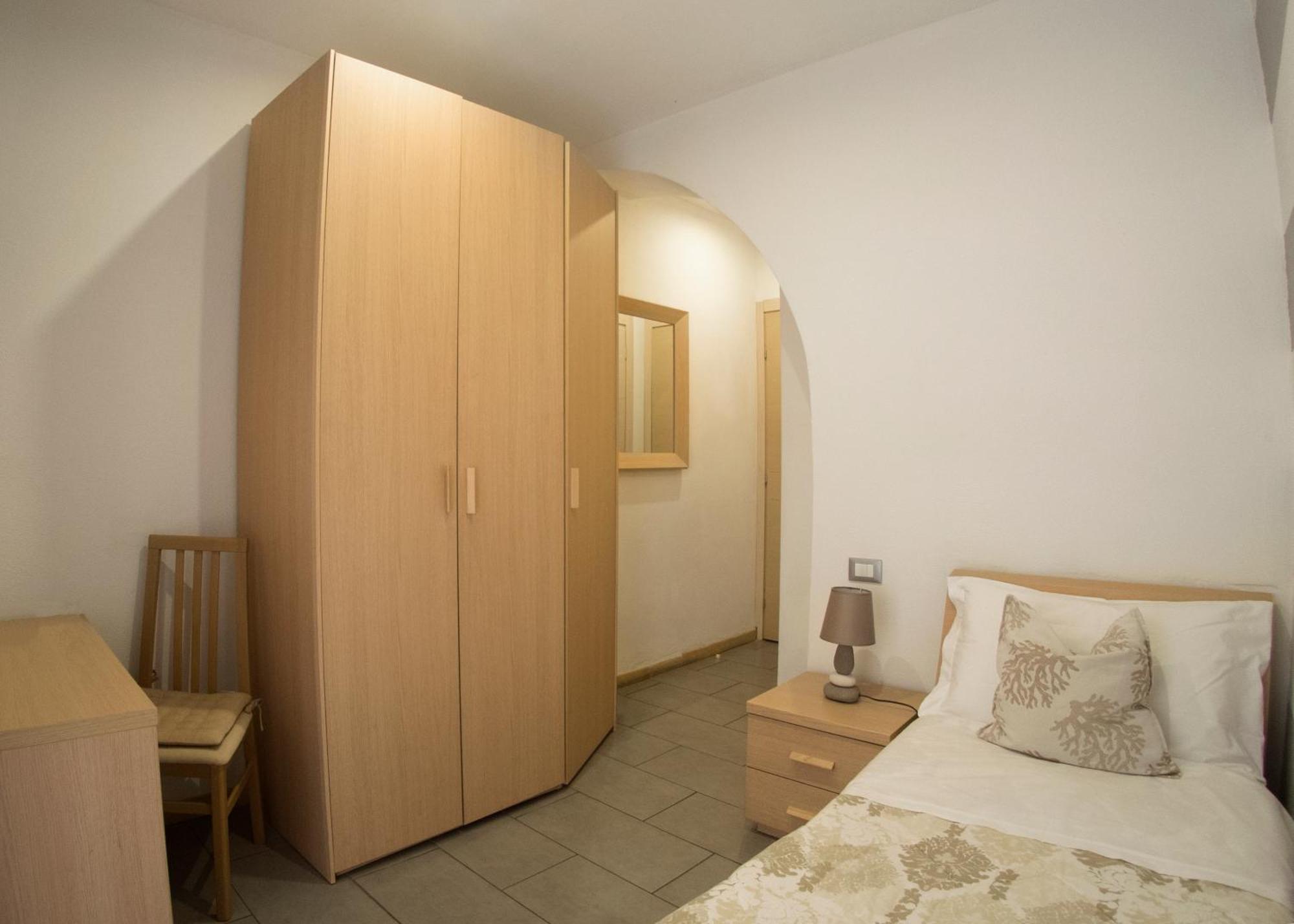 Single Room with Private Bathroom,1216053307:JPEG