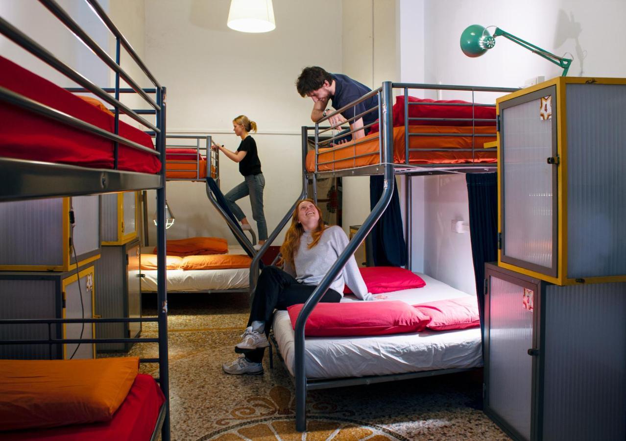 Cama de Solteiro em Dormitório Misto