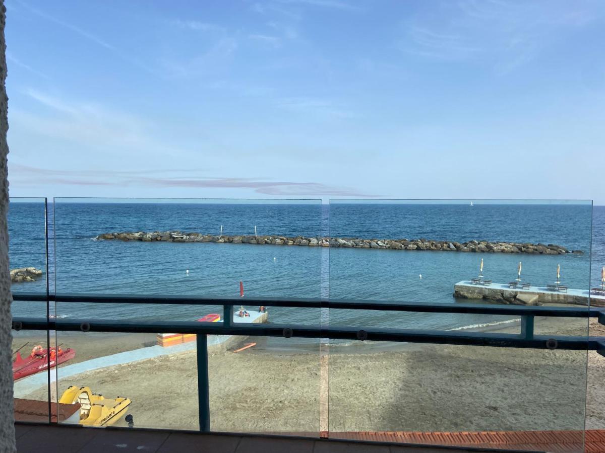 Habitación Doble Deluxe con balcón y vistas al mar