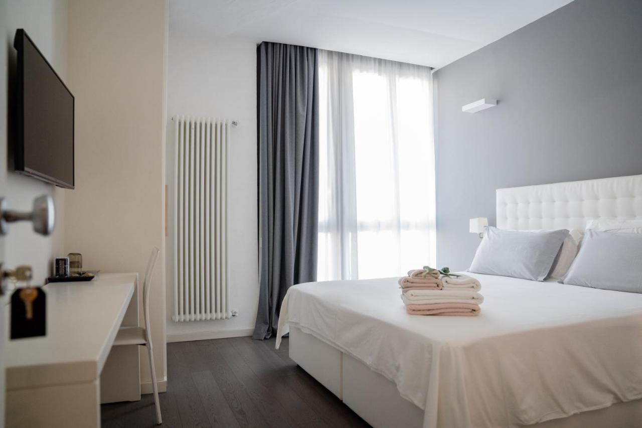 Quarto com Cama de Casal ou 2 de Solteiro