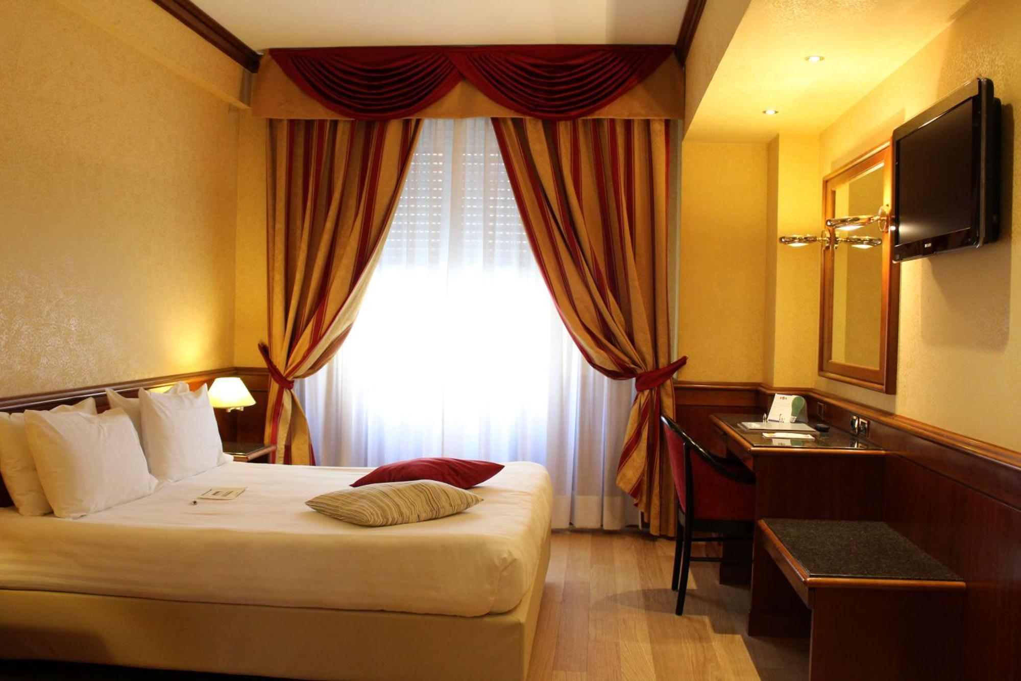 Quarto Triplo Standard