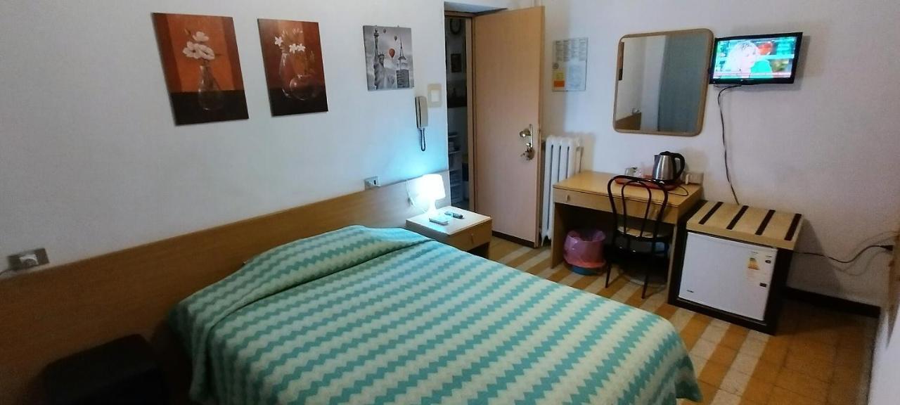 Single Room Private Bathroom
