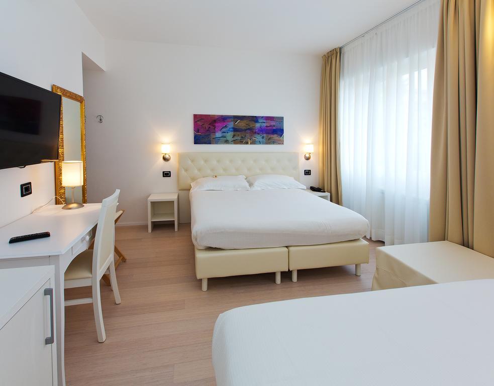 Deluxe Quadruple Room,233451880:JPEG