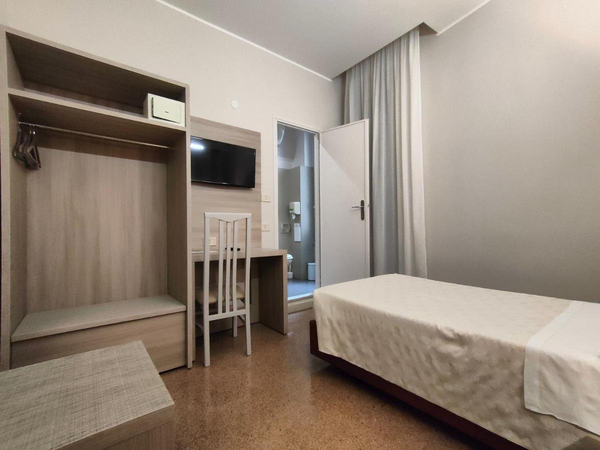 Single Room Shower