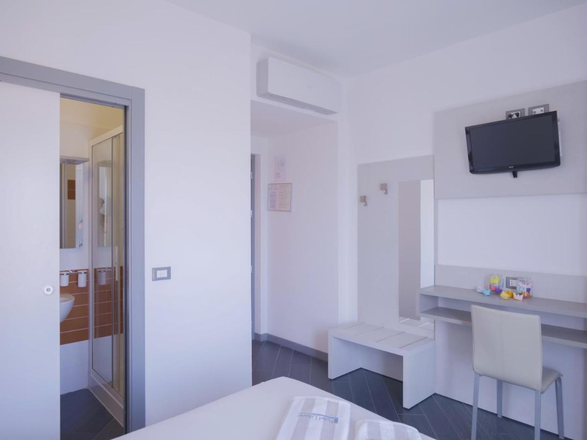 Double Room with Balcony and Sea View,1393659047:JPEG