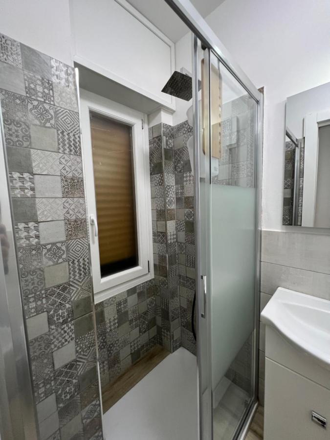Single Room Private Bathroom