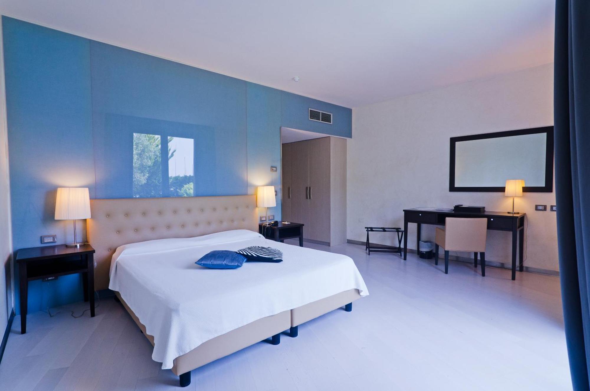 Deluxe Room,1443289861:JPEG