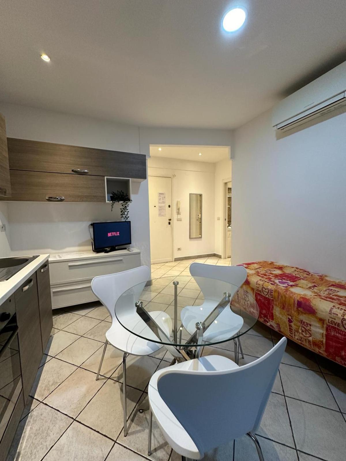 Studio Apartment
