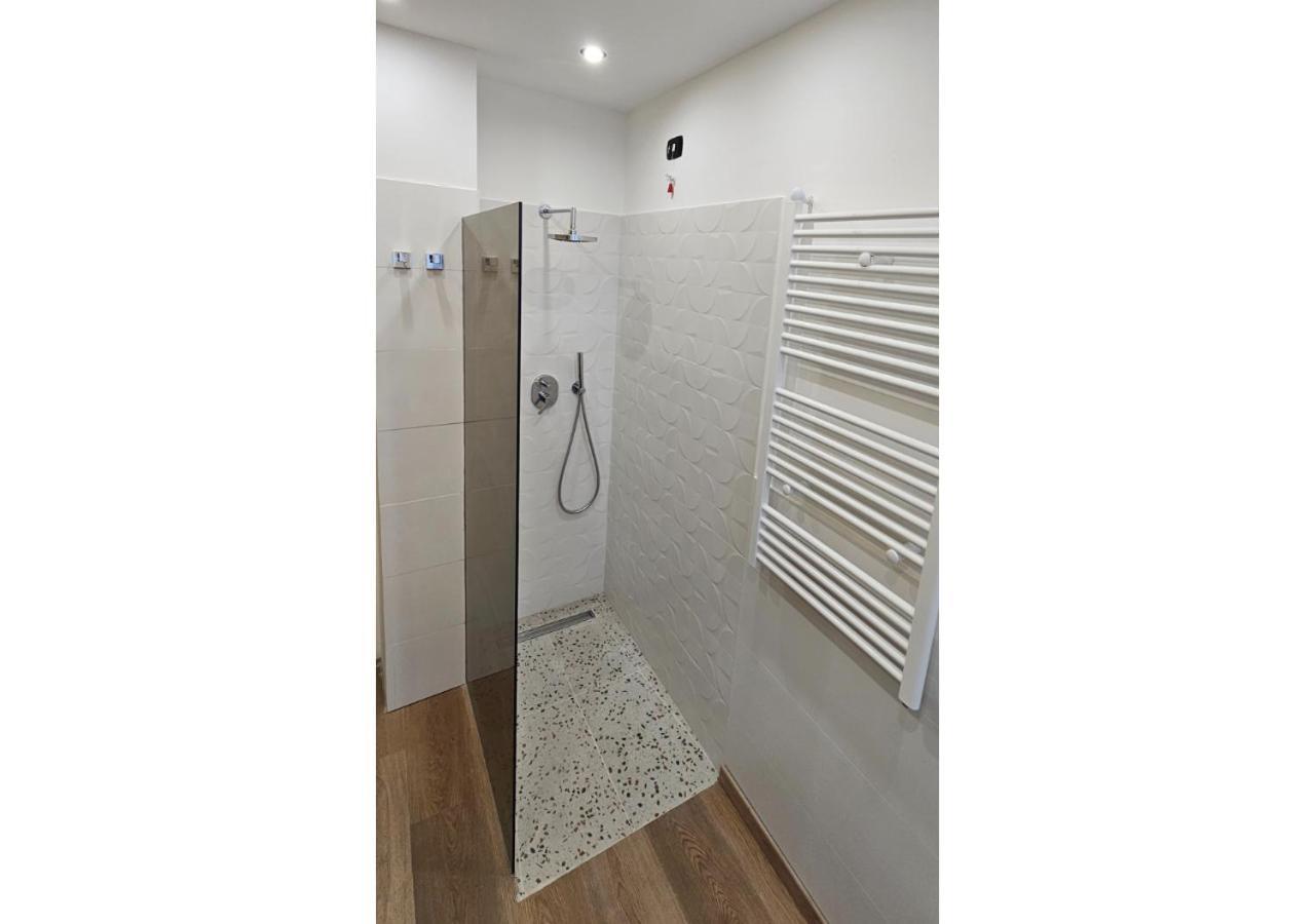 Triple Room,1543646647:JPEG