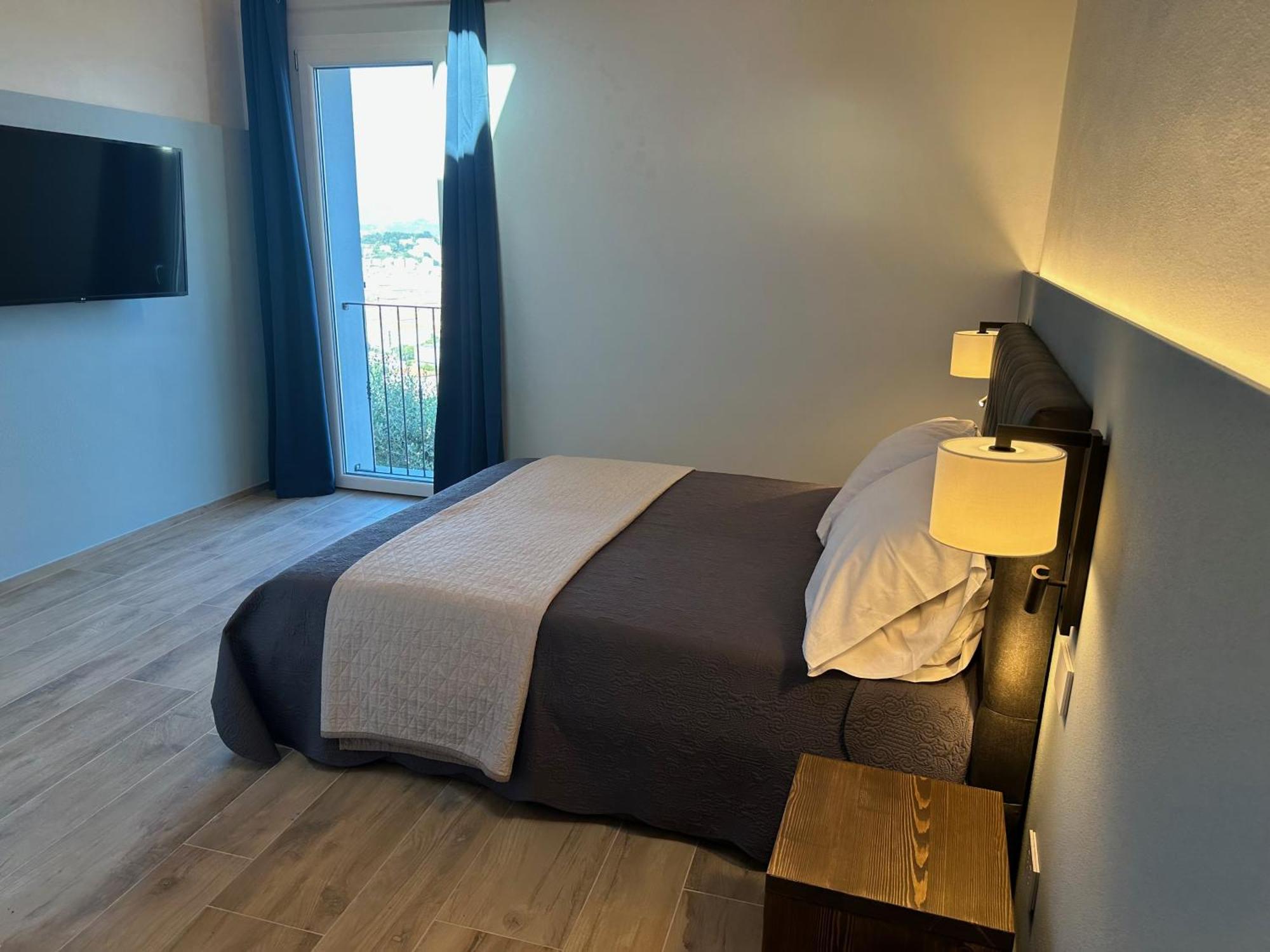 Deluxe Double Room with Sea View - separate building