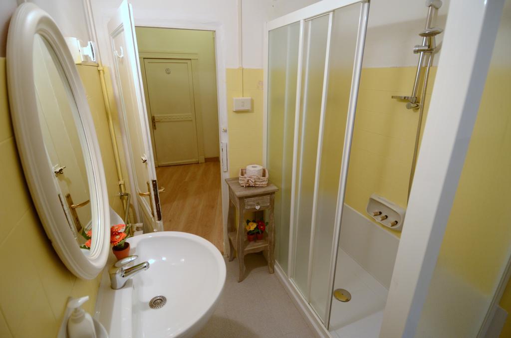 Single Room with Shared Bathroom,1106889738:JPEG