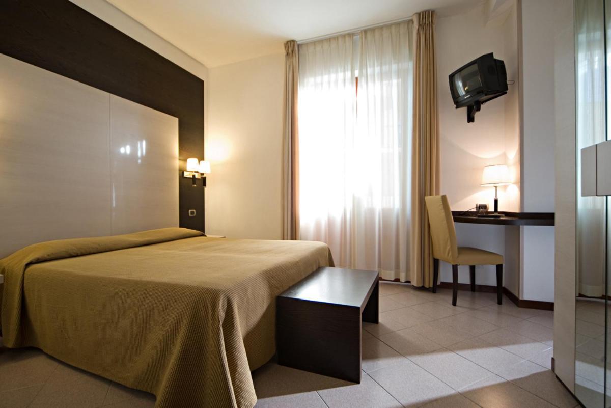 Economy Double Room,1578367259:JPEG
