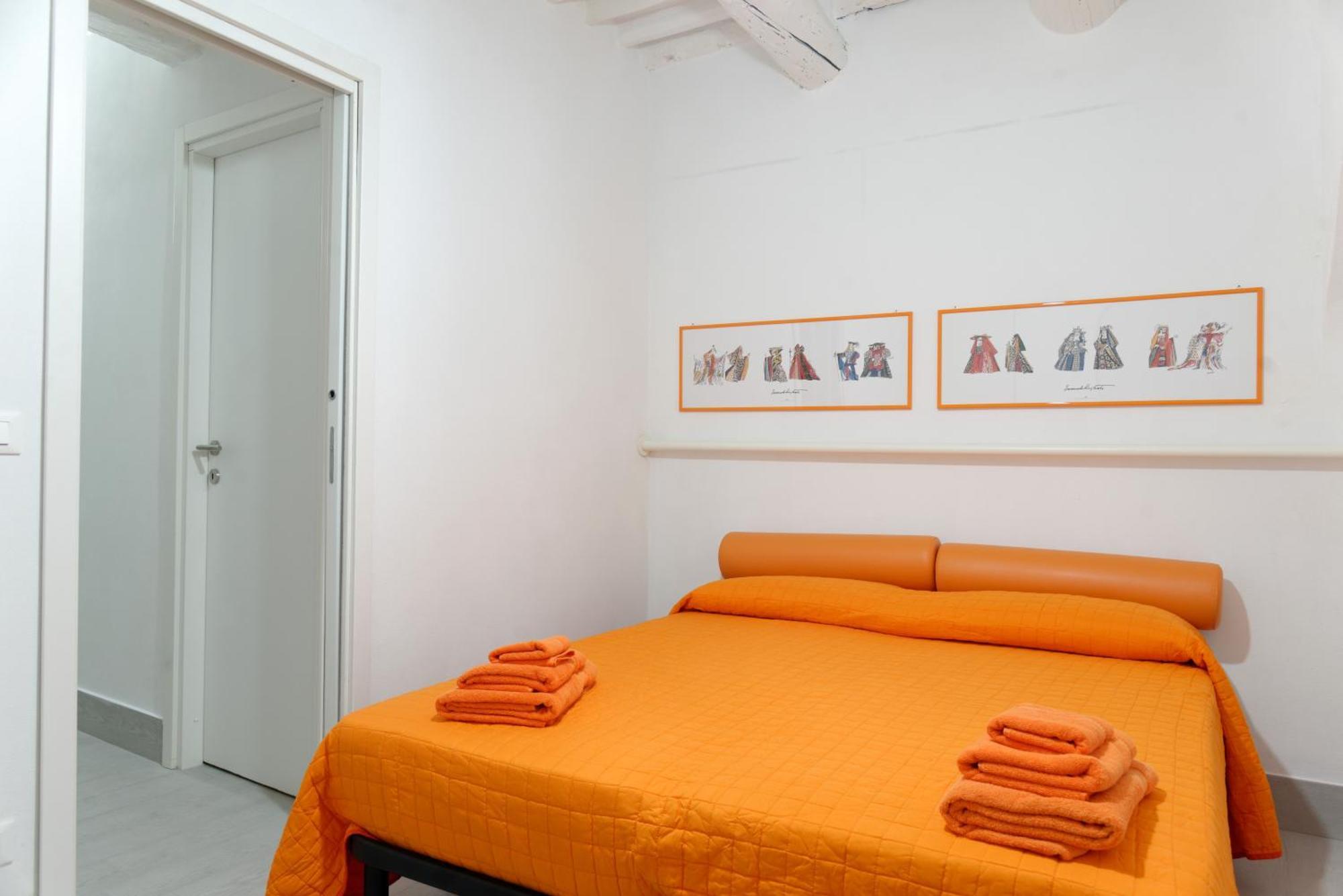 One-Bedroom Apartment Vico Gelsa 9R