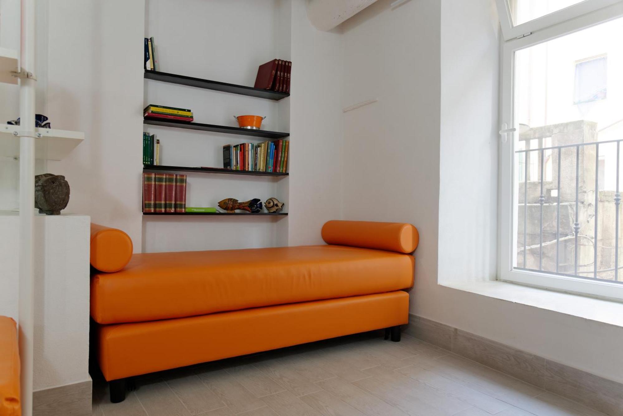 One-Bedroom Apartment Vico Gelsa 9R