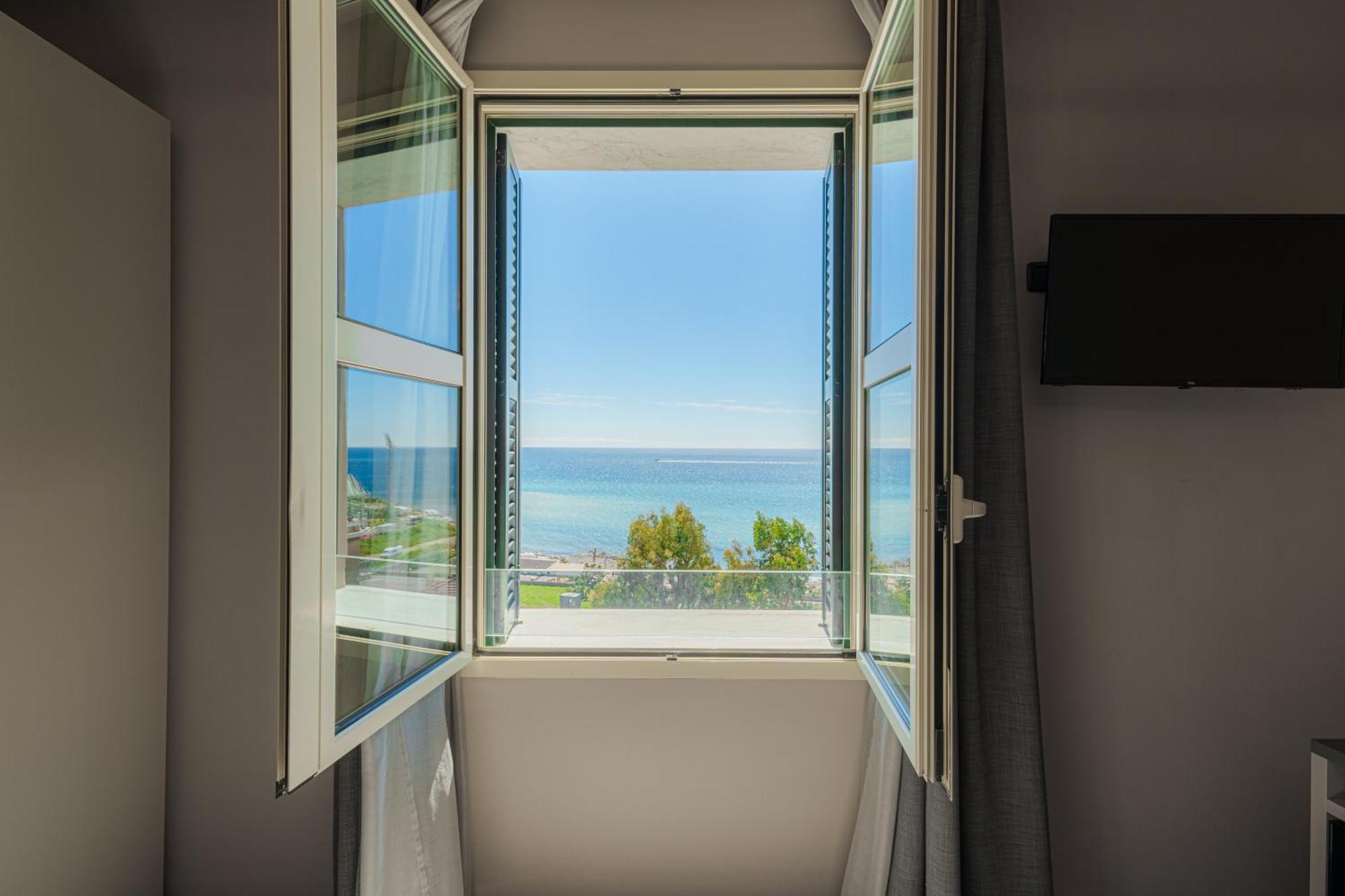Deluxe Double Room - Main Building with Sea View