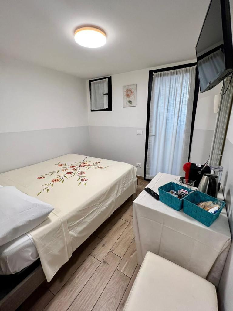 Small Double Room,1588193015:JPEG