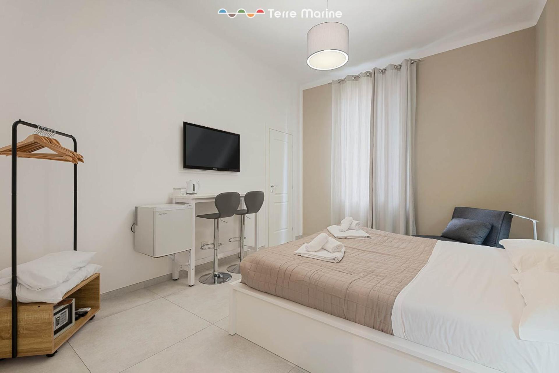 Deluxe Double Room with Extra Bed