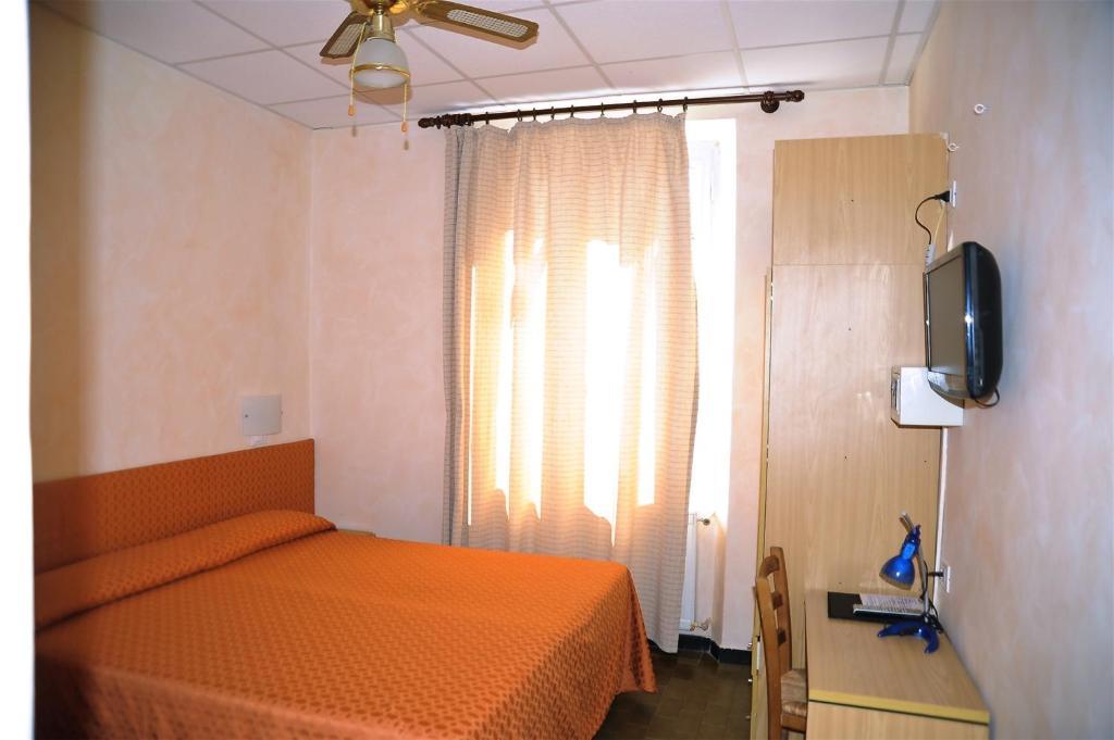 Double or Twin Room Partial Sea View,16129724:JPEG