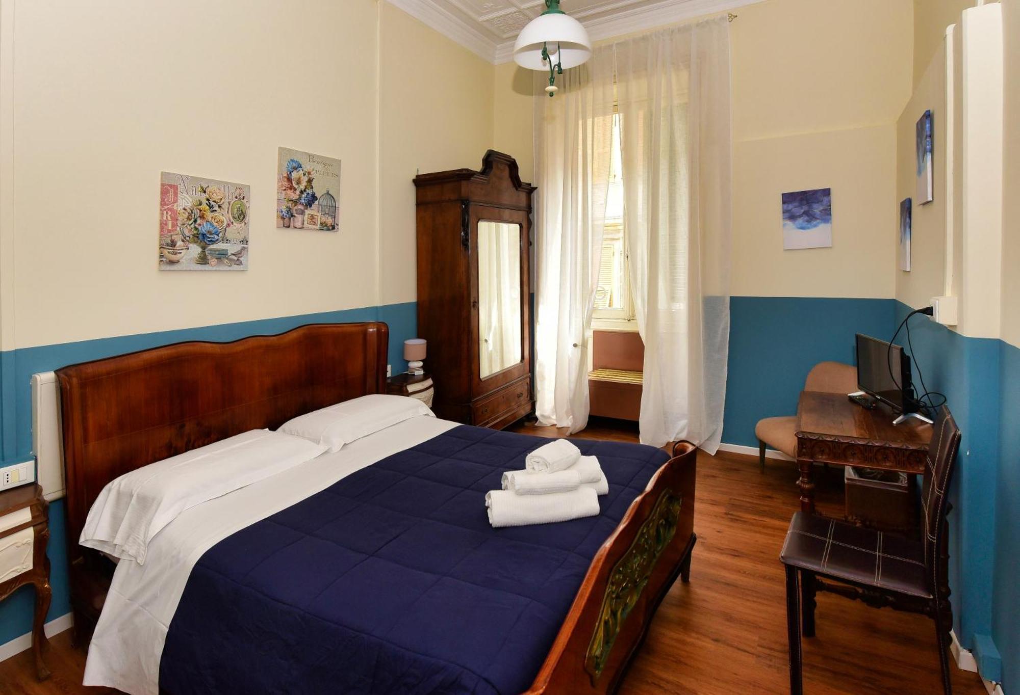 Quarto Duplo com Banheiro Compartilhado