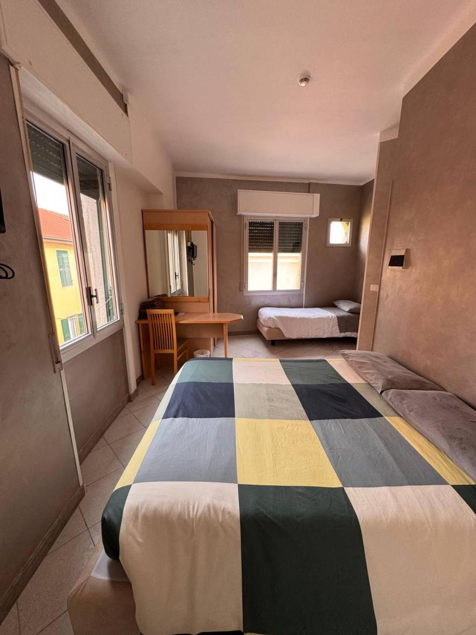 Triple Room,1649026062:JPEG