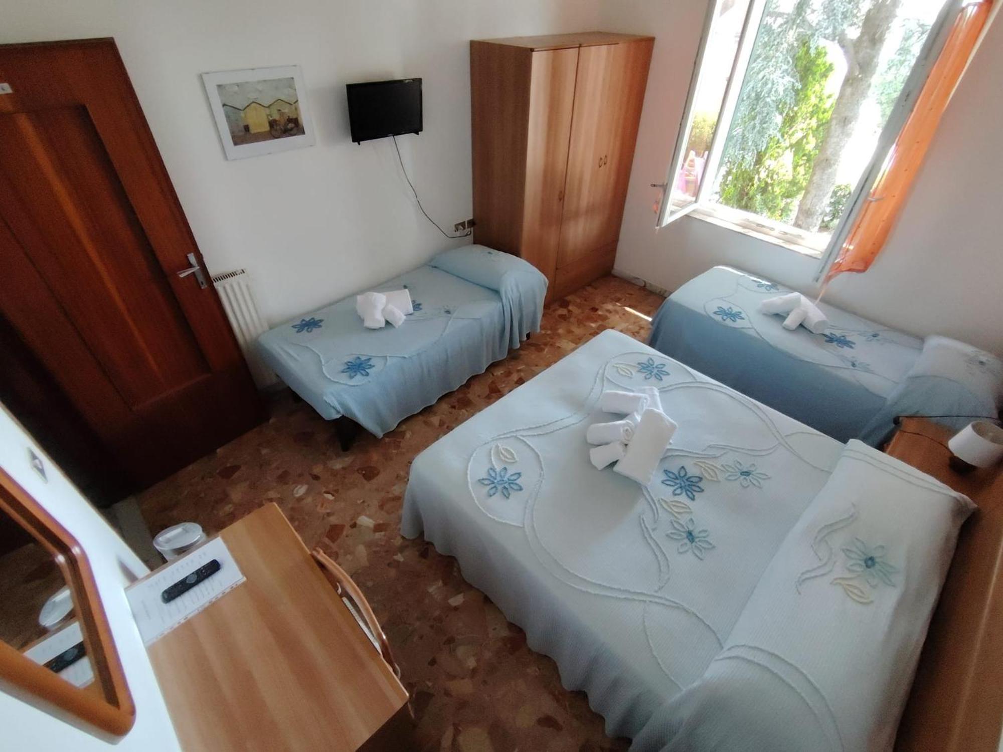 Quadruple Room Private Bathroom