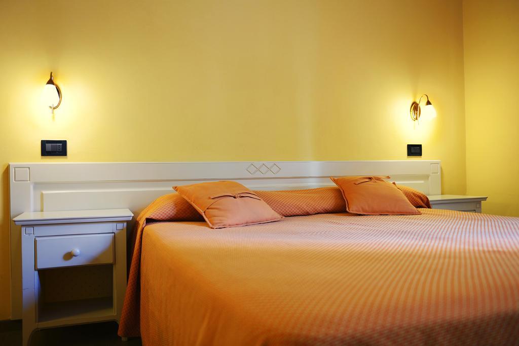 Double or Twin Room,724842640:JPEG