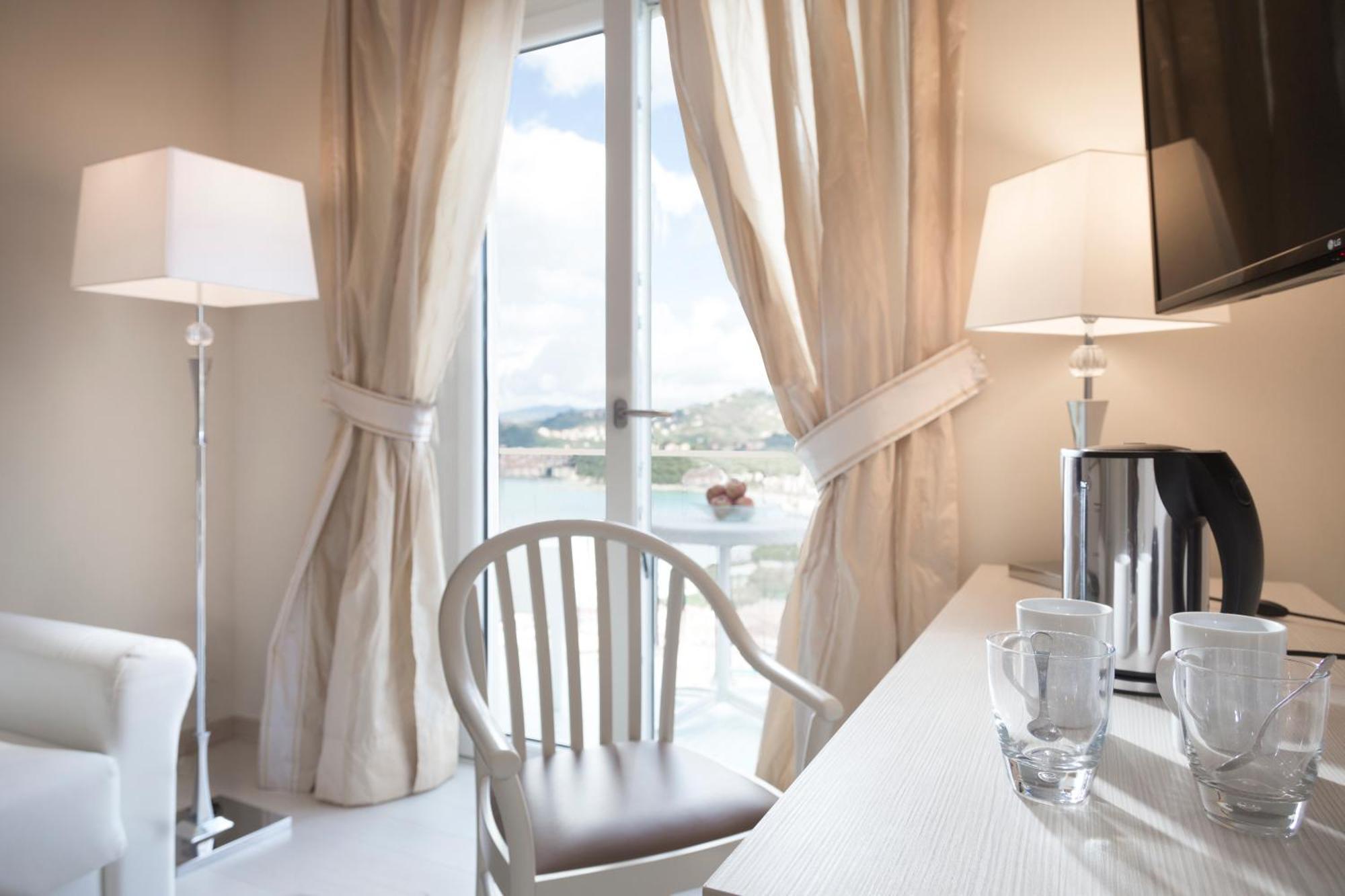 Deluxe Triple Room Sea View