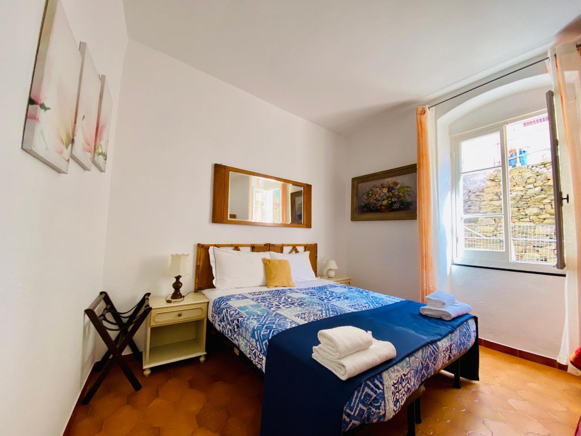 Two-Bedroom Apartment with Balcony and Sea View