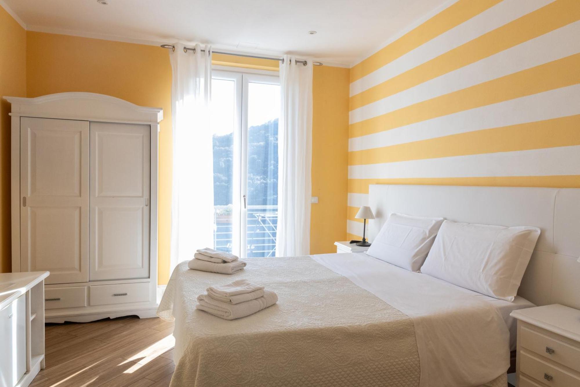 Double Room with Balcony and Sea View - Separate Building