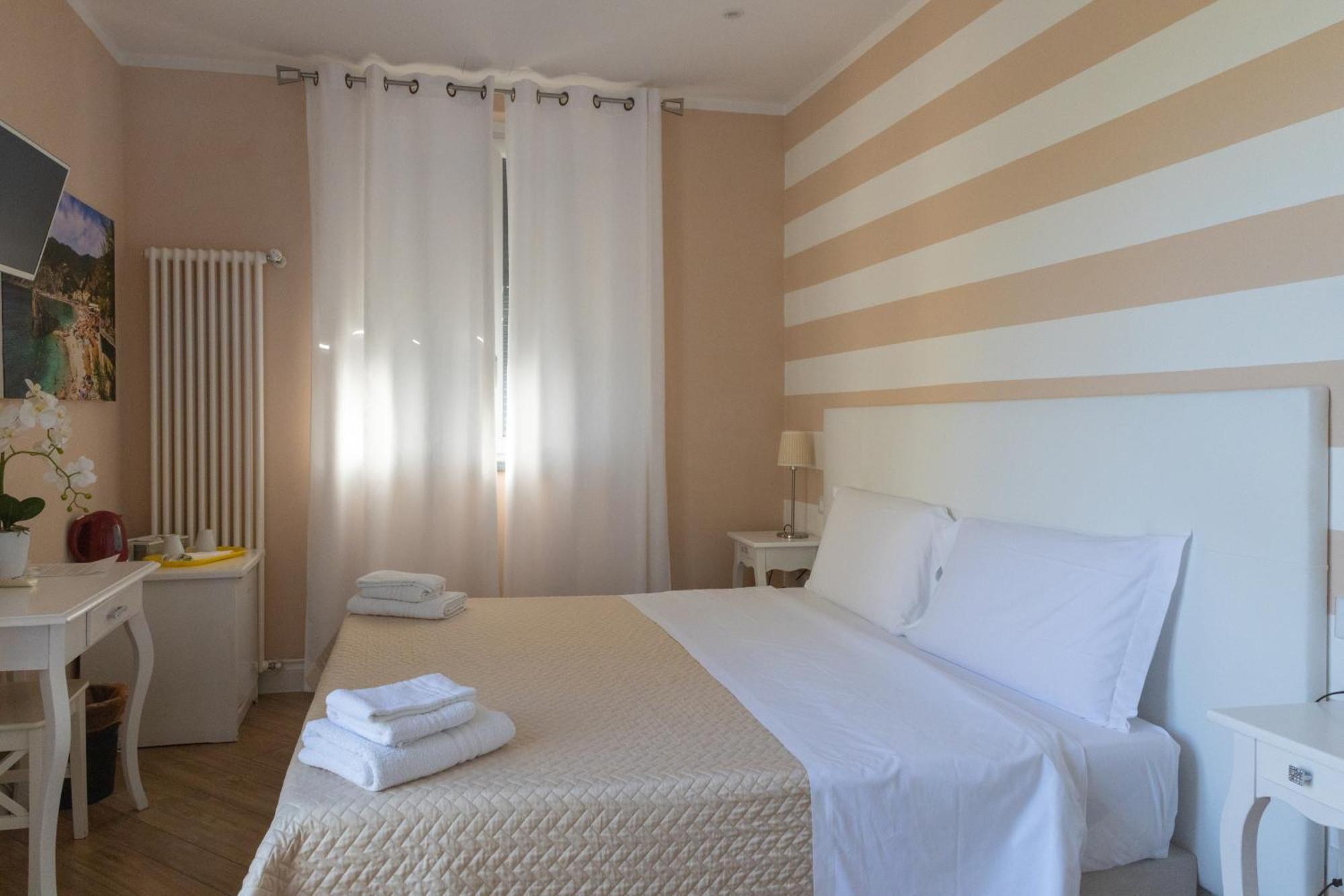 Deluxe Double Room with Sea View - Separate Building