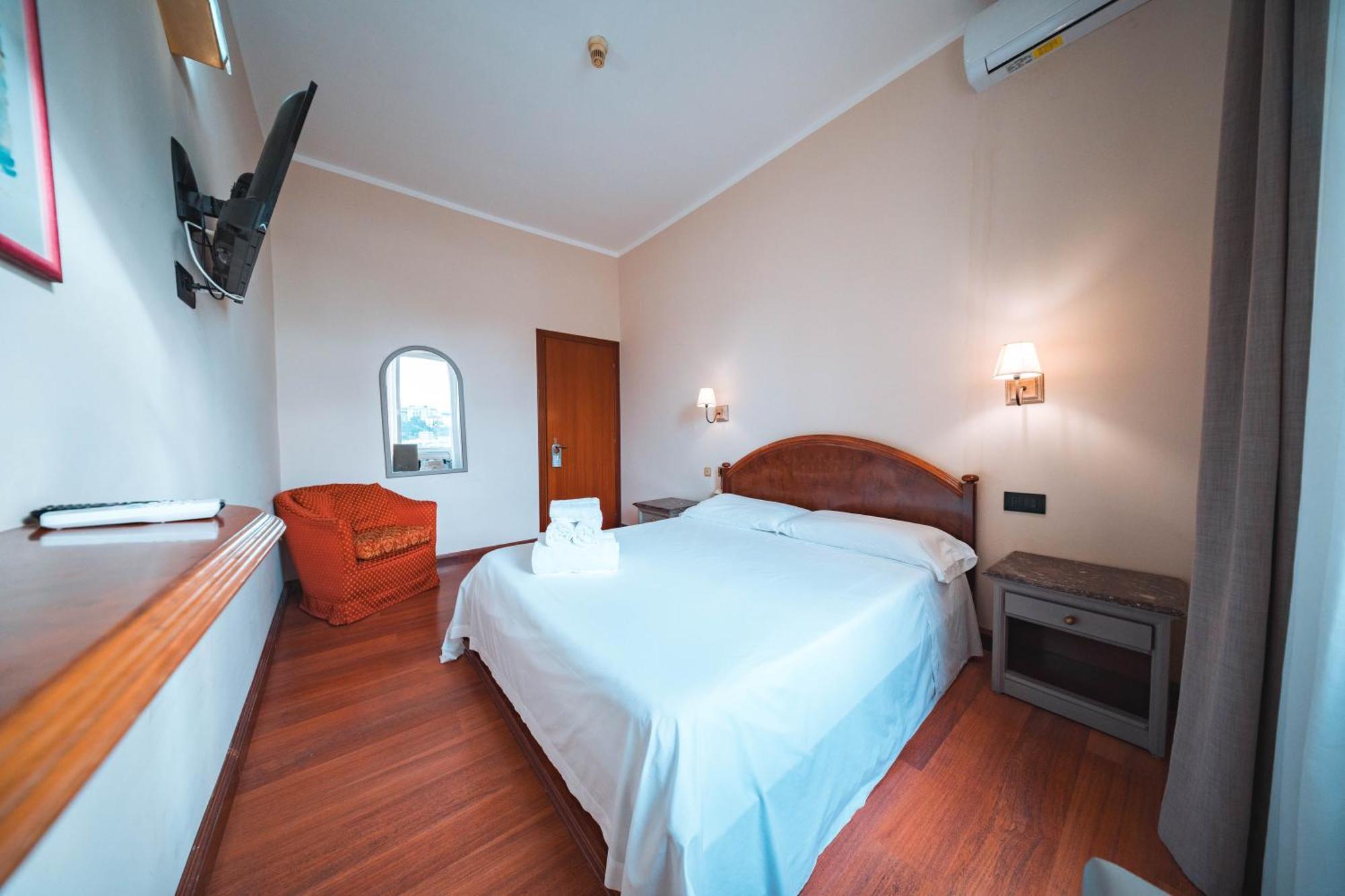 Triple Room - Sea Front,1758275884:JPEG