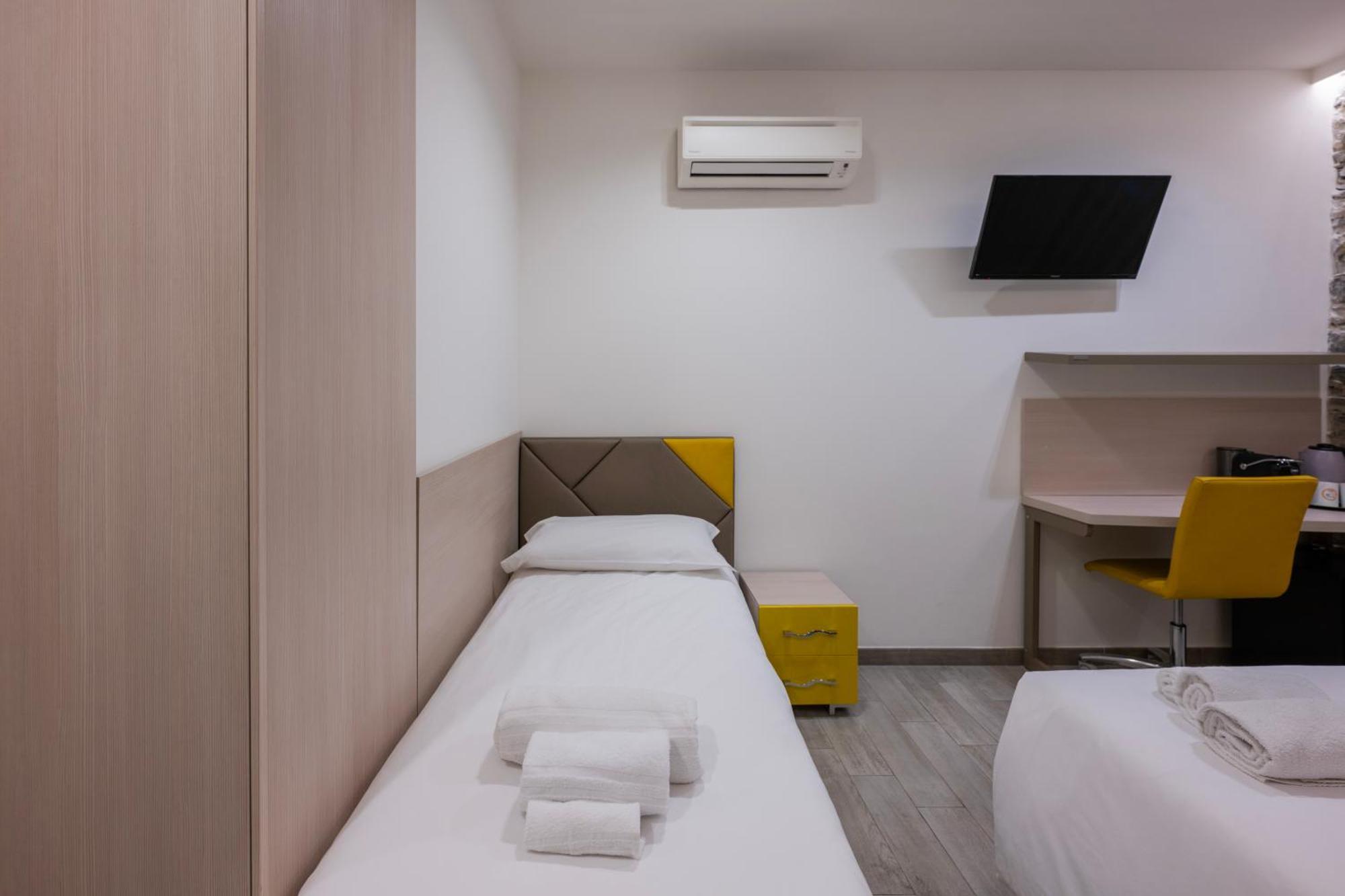 Comfort Triple Room