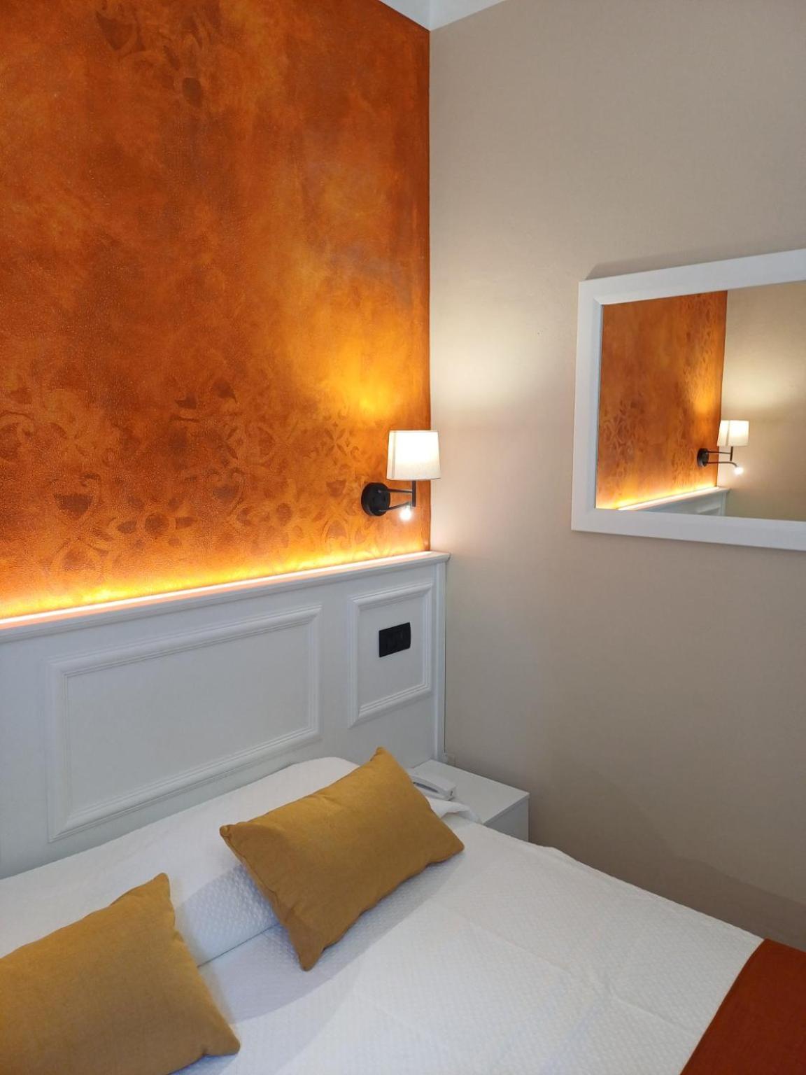 Deluxe Double Room,1758818137:JPEG