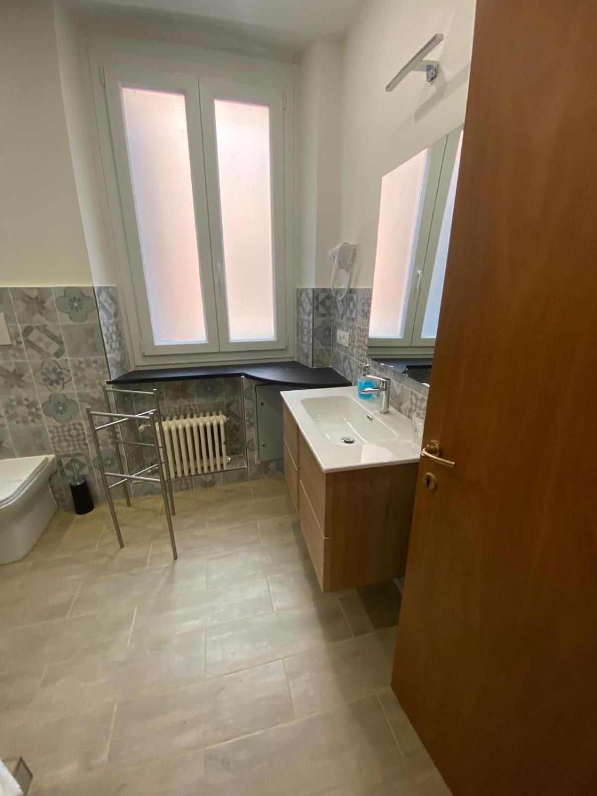 Single Room Private External Bathroom