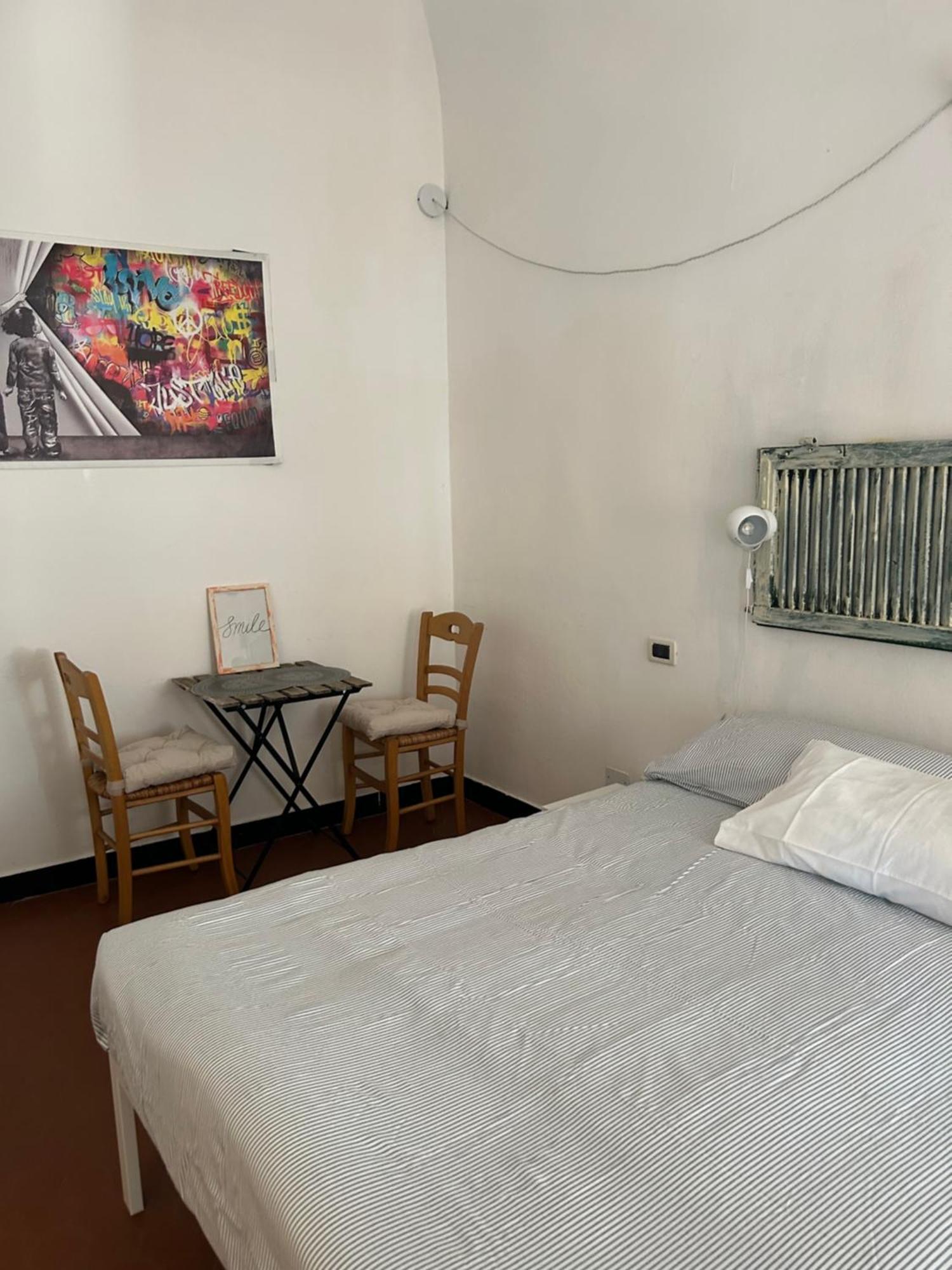 Dreibettzimmer mit eigenem externen Bad