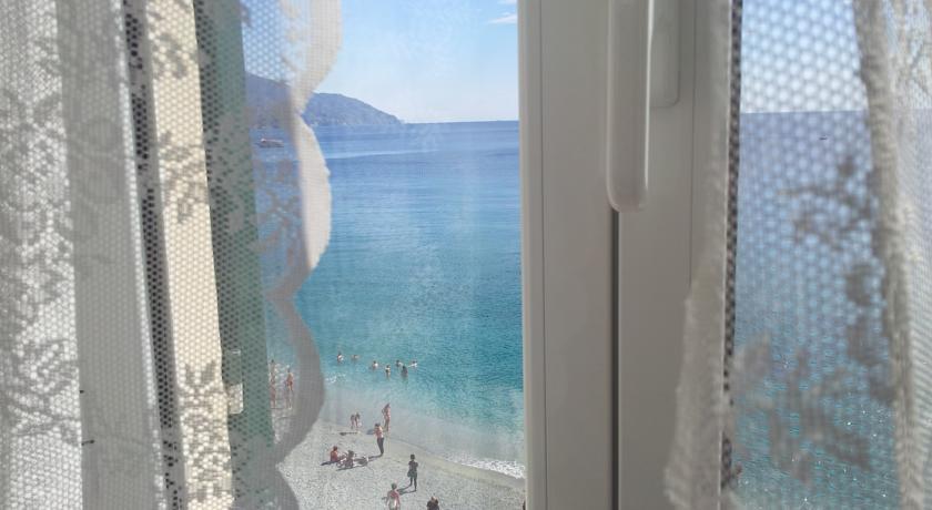 Camera Deluxe Matrimoniale con Vista Mare