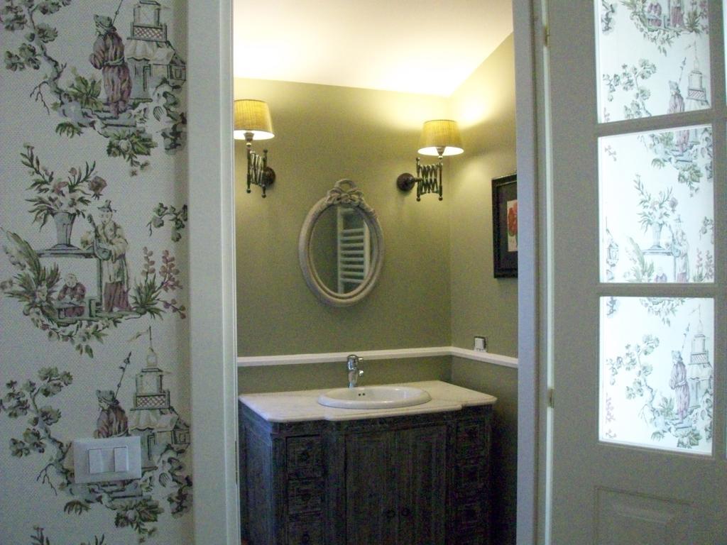 Double Room with Balcony (2 Adults + 1 Child),191105431:JPEG