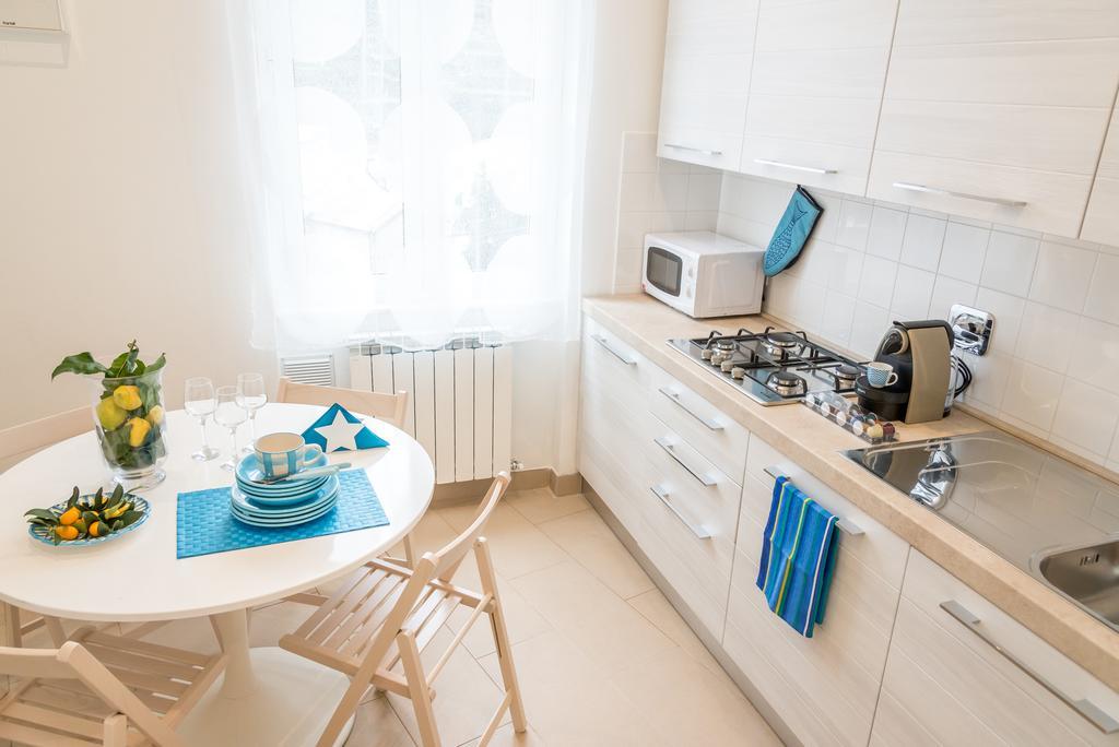 Three-Bedroom Apartment with Sea View - Via Rollandi 46,172391973:JPEG