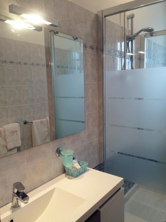Two Connecting Double Rooms,1584555878:JPEG