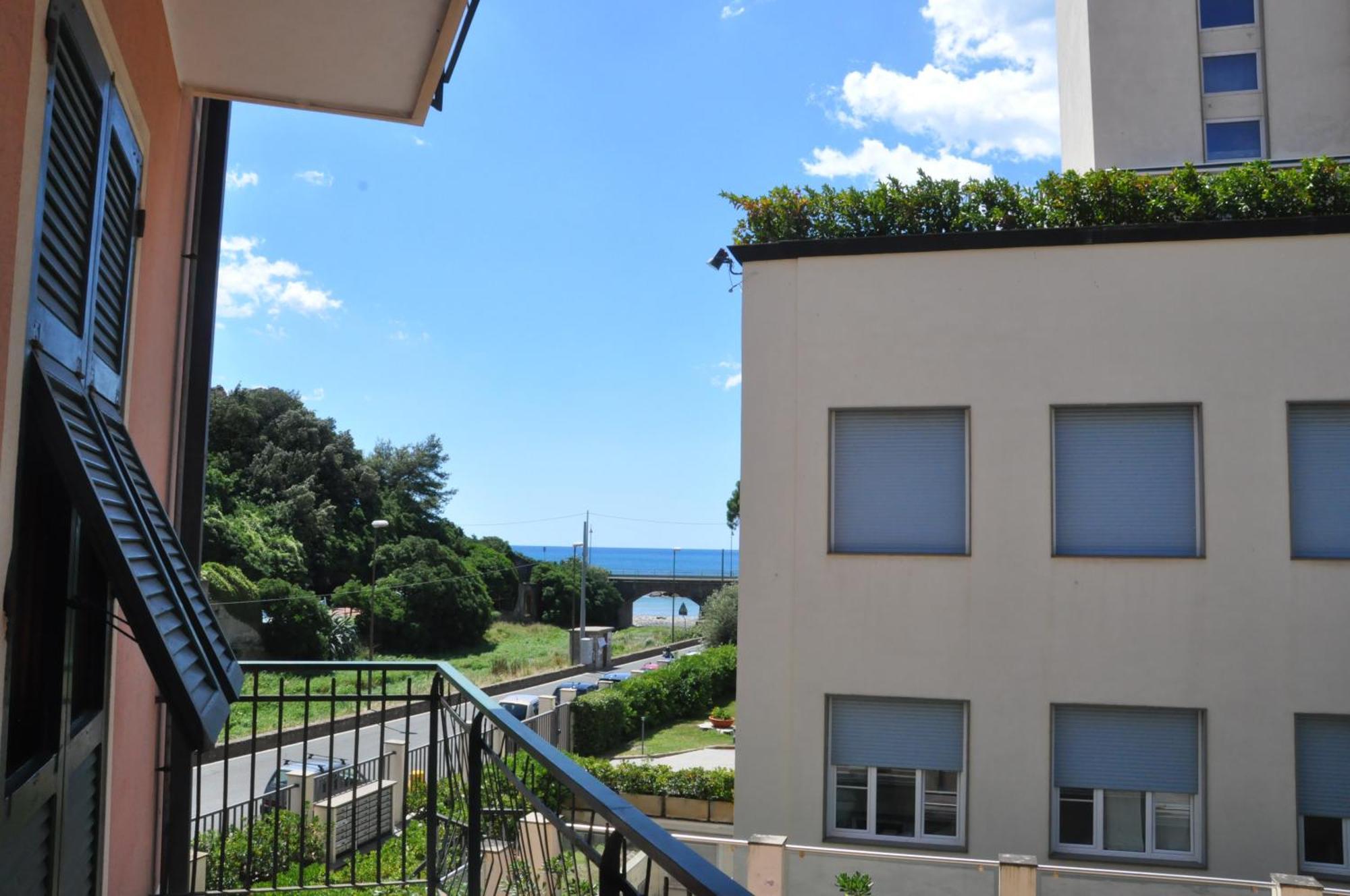 One-Bedroom Apartment (5 Adults),989715910:JPEG