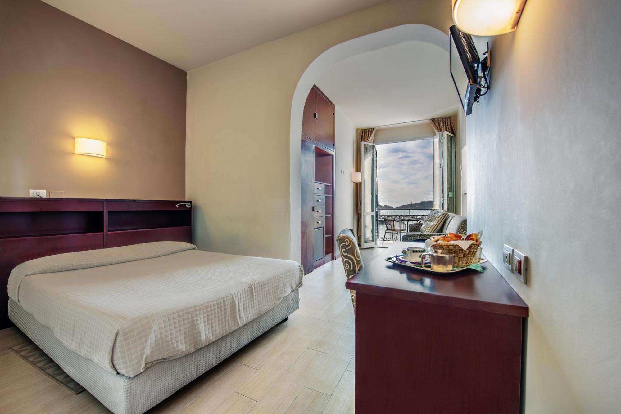 Triple Room with Sea View