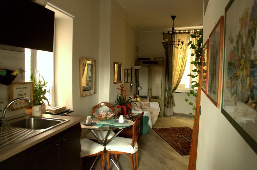 One-Bedroom Apartment,323839222:JPEG