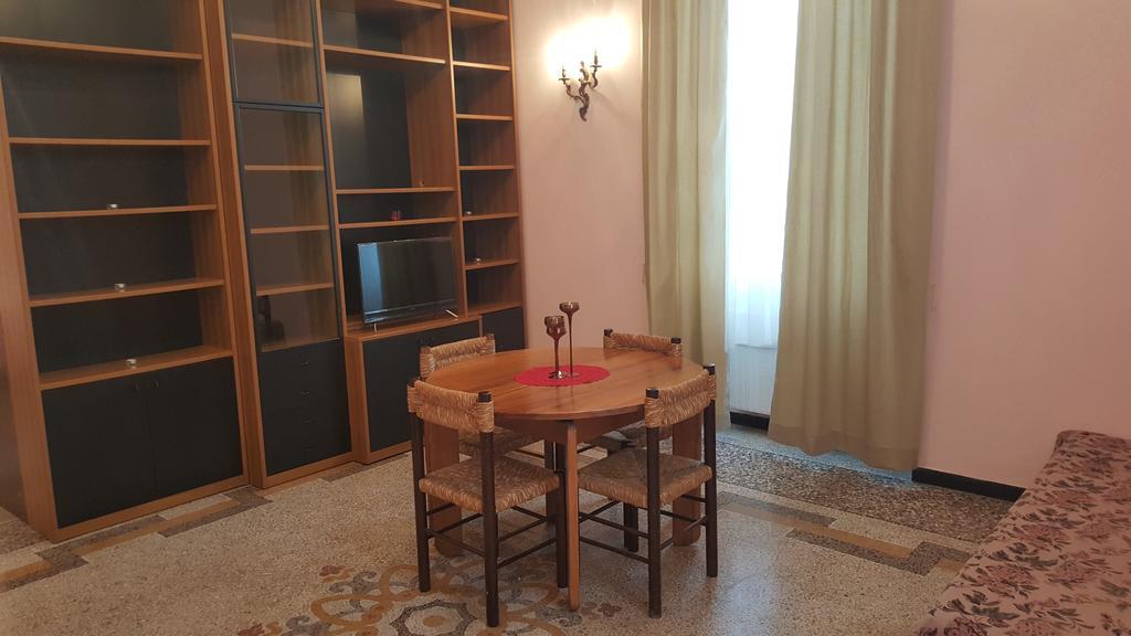 Studio with Garden View,378306367:JPEG