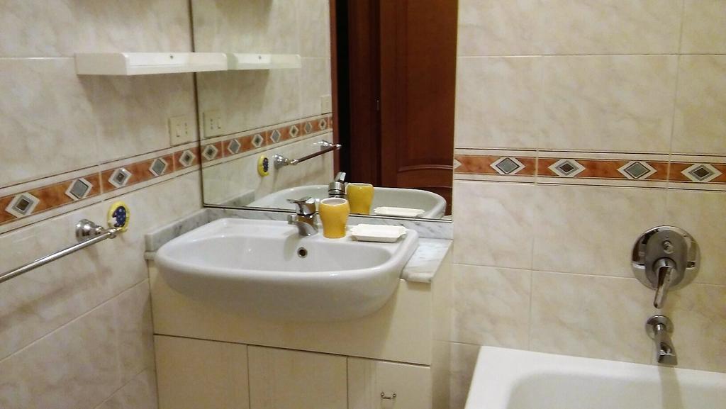 Two-Bedroom Apartment,386693335:JPEG