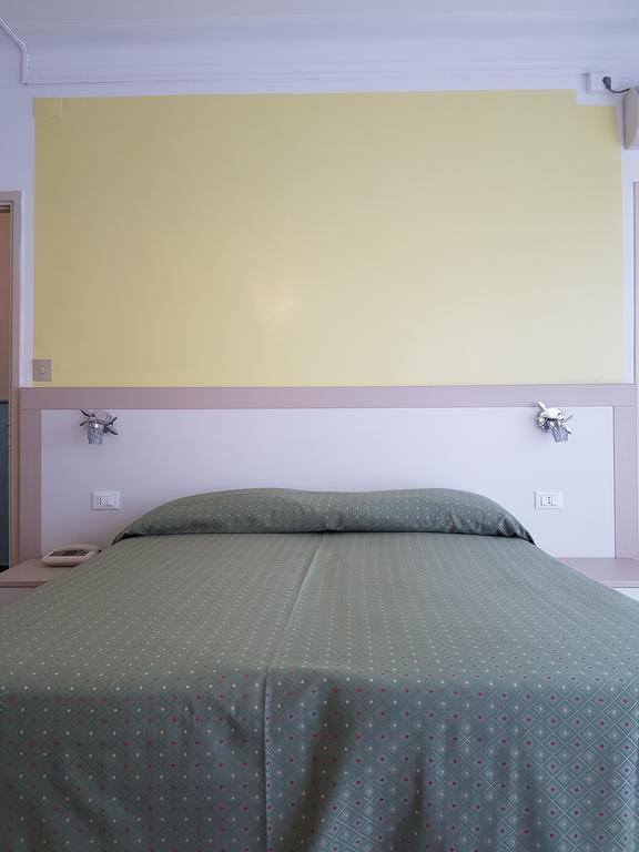 Double Room,402009213:JPEG